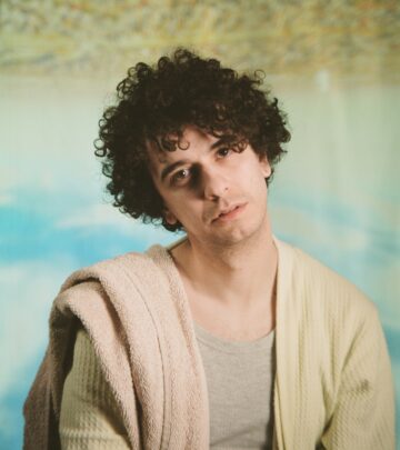 New track blends raw emotion, film art and bold style, marking a unique sonic journey!!?!