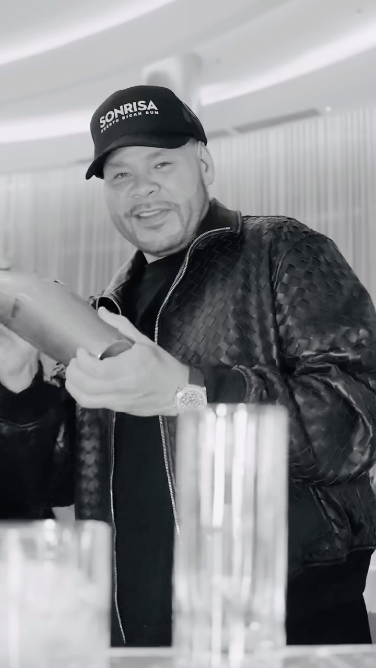 Fat Joe Shines at Bleau Bar During Race Week Unforgettable night at Fontainebleau Miami: Cocktails and Fat Joe ignite Race Week tonight!