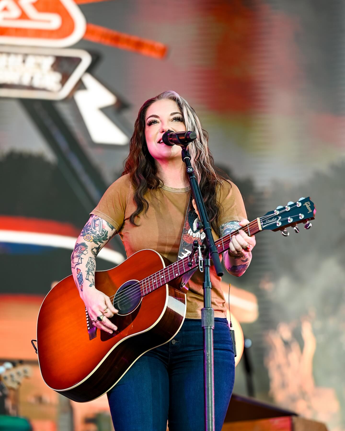 Festival Season Brings Country Thunder Vibes