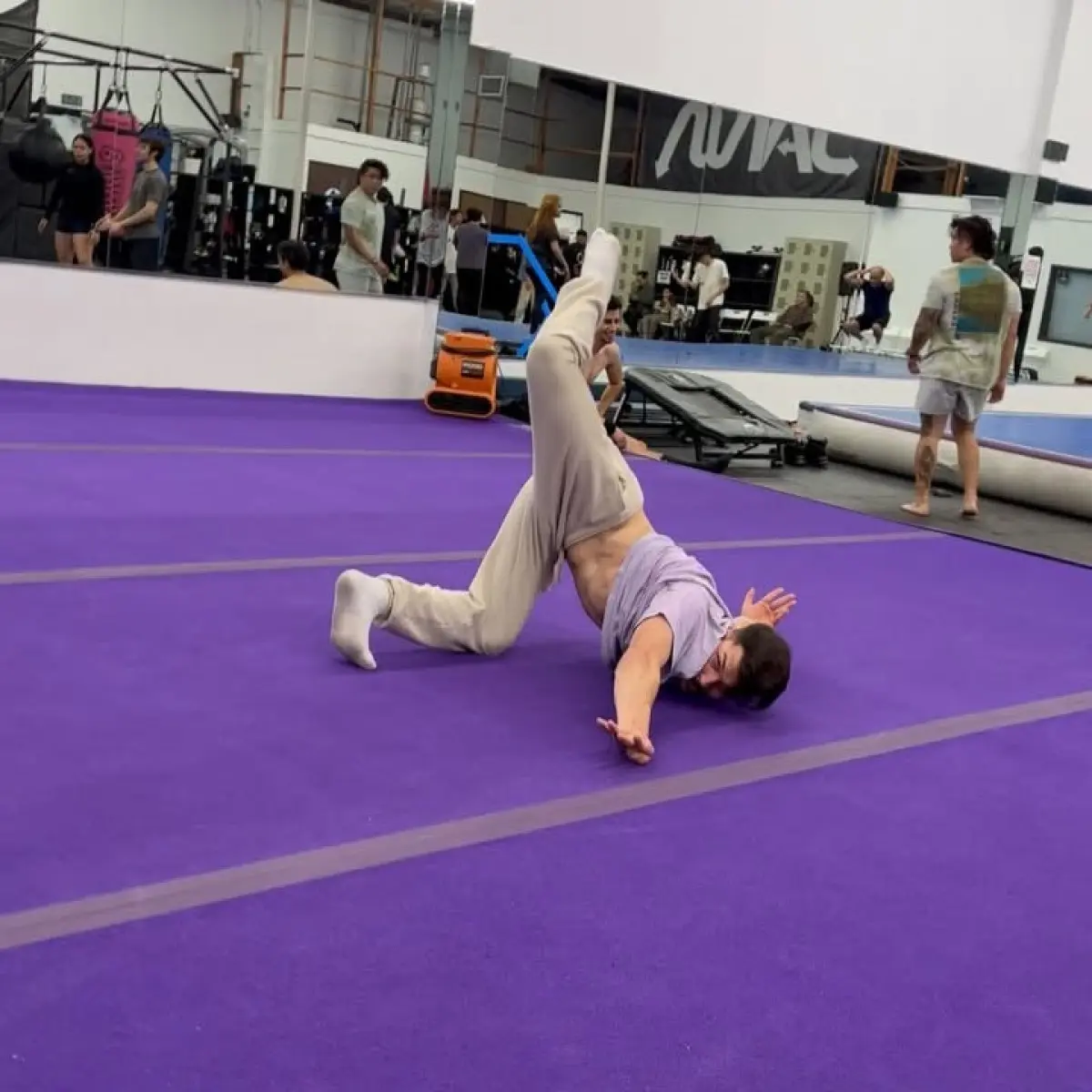 Fresh Moves: Litvinenko’s Bold Parkour And Breakdance Flips Innovative stunts showcasing agility, acrobatics, urban athleticism by dynamic performer.!