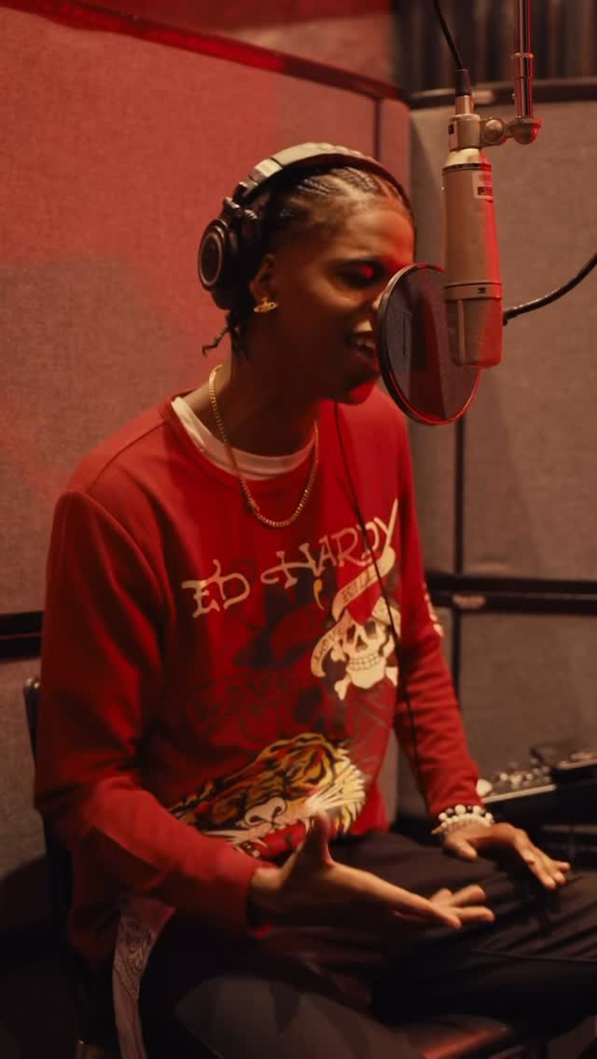 Friday Magic: Lullaby Video Announcement JD McCrary brings fresh energy this Friday with a promise: a new 'Lullaby' video awaits!!!!