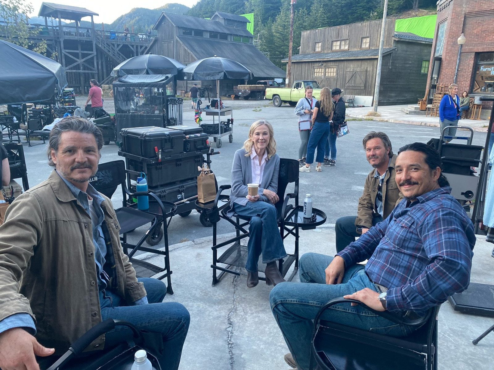 Gabriel Luna Unveils BTS Insights From The Last Of Us Set Gabriel Luna shines on HBO’s set, revealing behind-the-scenes magic in BTS clips for all!