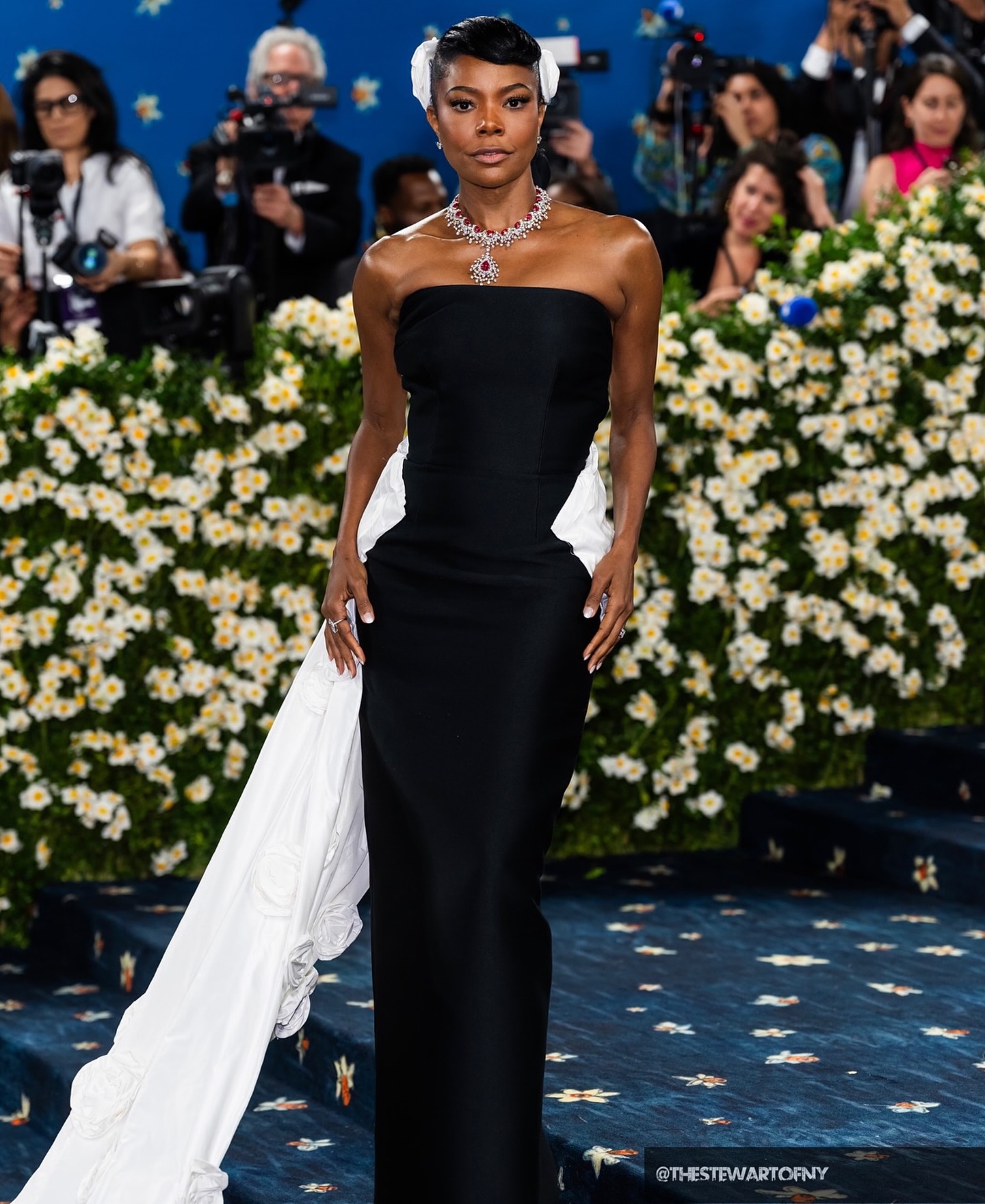 Gabrielle Union dazzles in bold, no gray area style with Prada and Tiffany at Met Gala!!!!