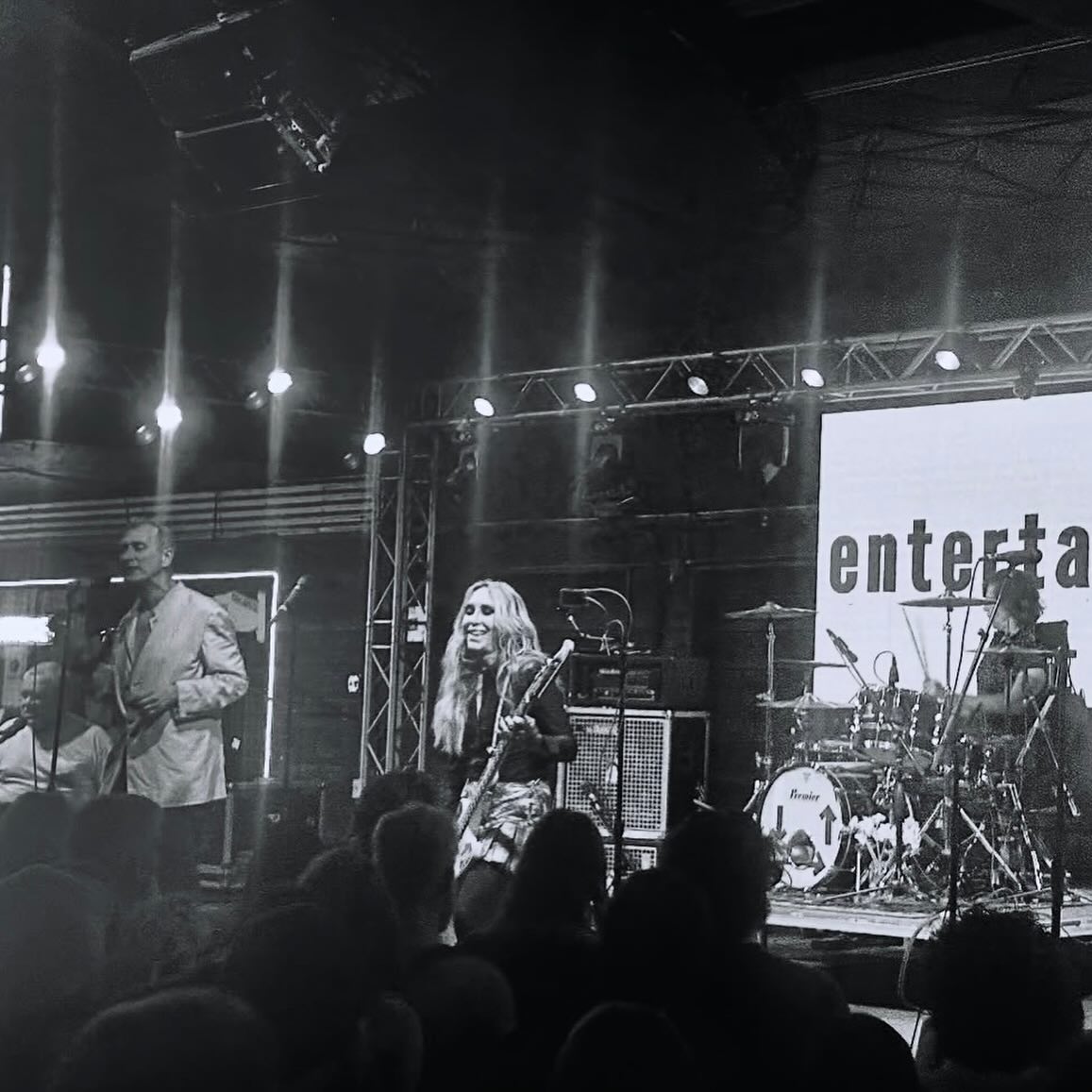 Gang Of Four Show Thrills Amid Drummer’s Injury