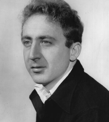 Legendary actor’s early artistry uncovered with an autographed Playbill from 1964 hit!!!