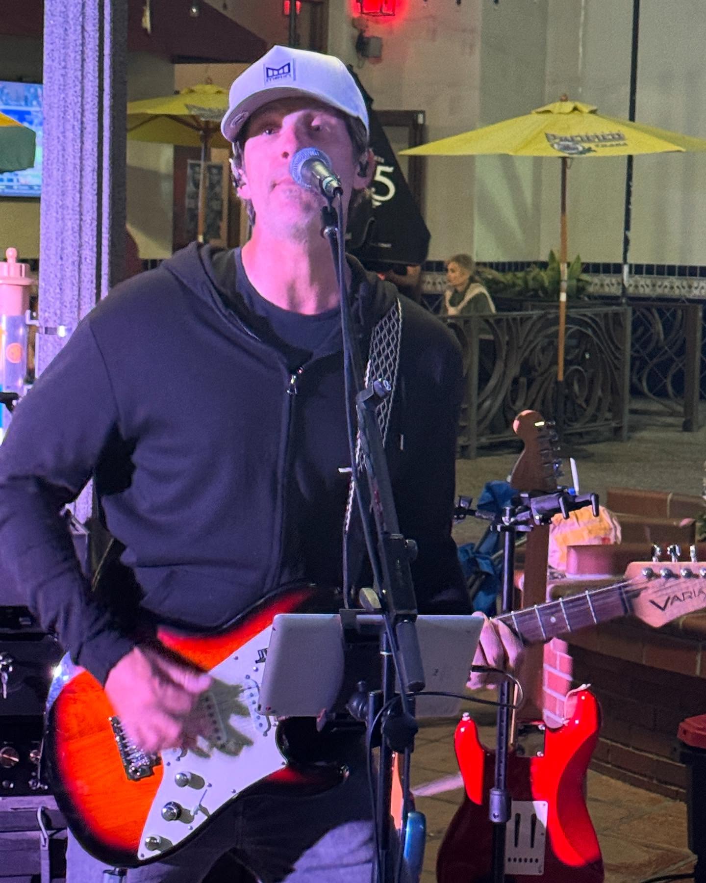 Giggin Surf City Nights: Urban Surf Culture Unleashed