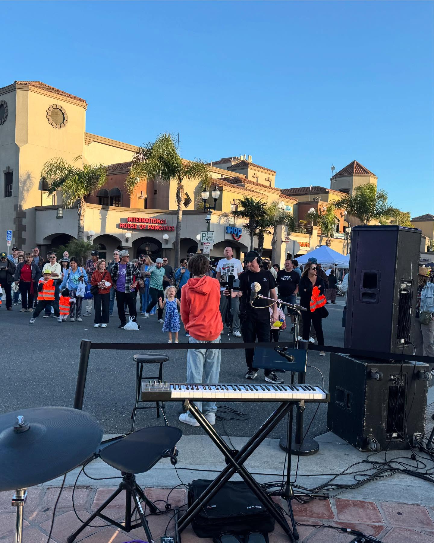 Giggin Surf City Nights: Urban Surf Culture Unleashed