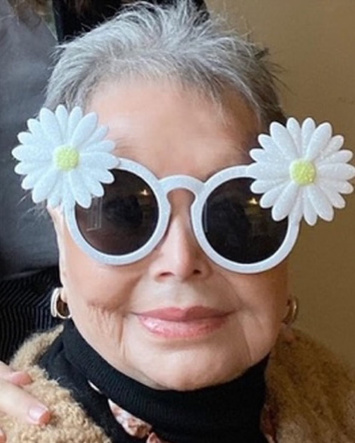 Gina Gershon Pays Tribute To Her Mother