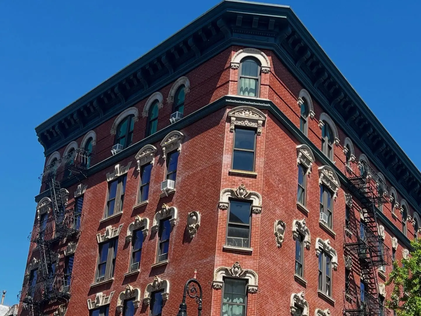 Glenn Close Enjoys West Village Stroll In NYC