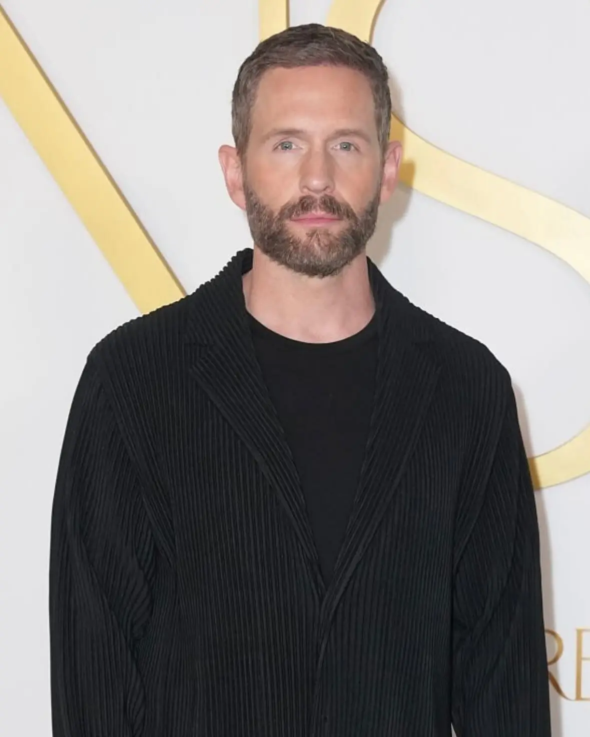 Glenn Howerton Reunites Cast for Sirens Netflix Premiere