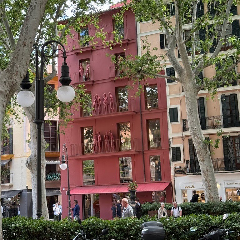 Grace Kelly Explores Europe’s Luxe Destinations