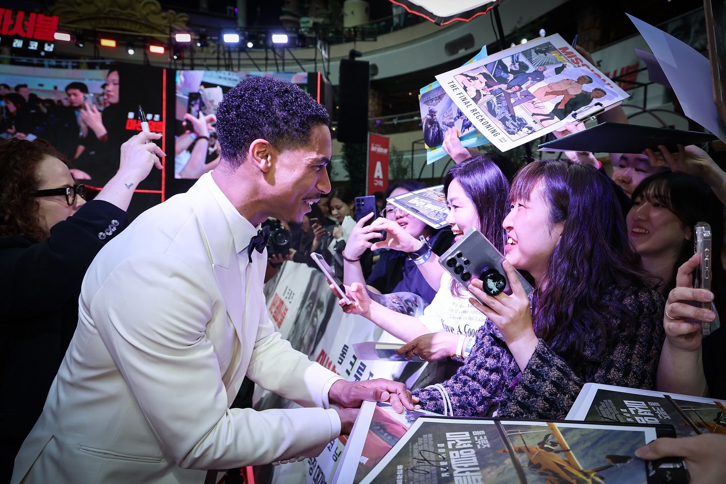 Greg Tarzan Davis Smiles In South Korea