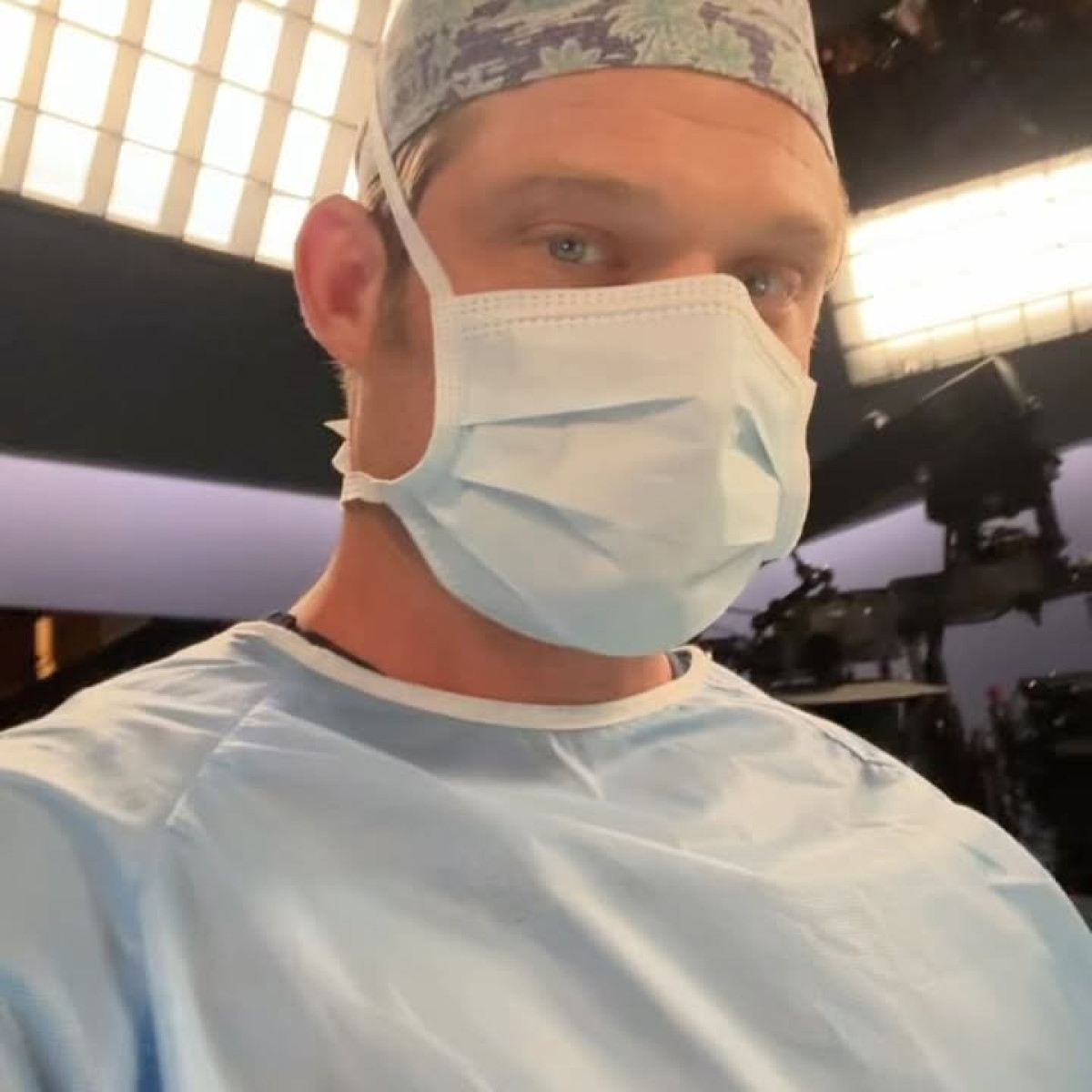 Grey’s Anatomy Season 21 Finale Tonight Grey's Anatomy finale airs tonight with a massive photo dump and no context for the fans!!