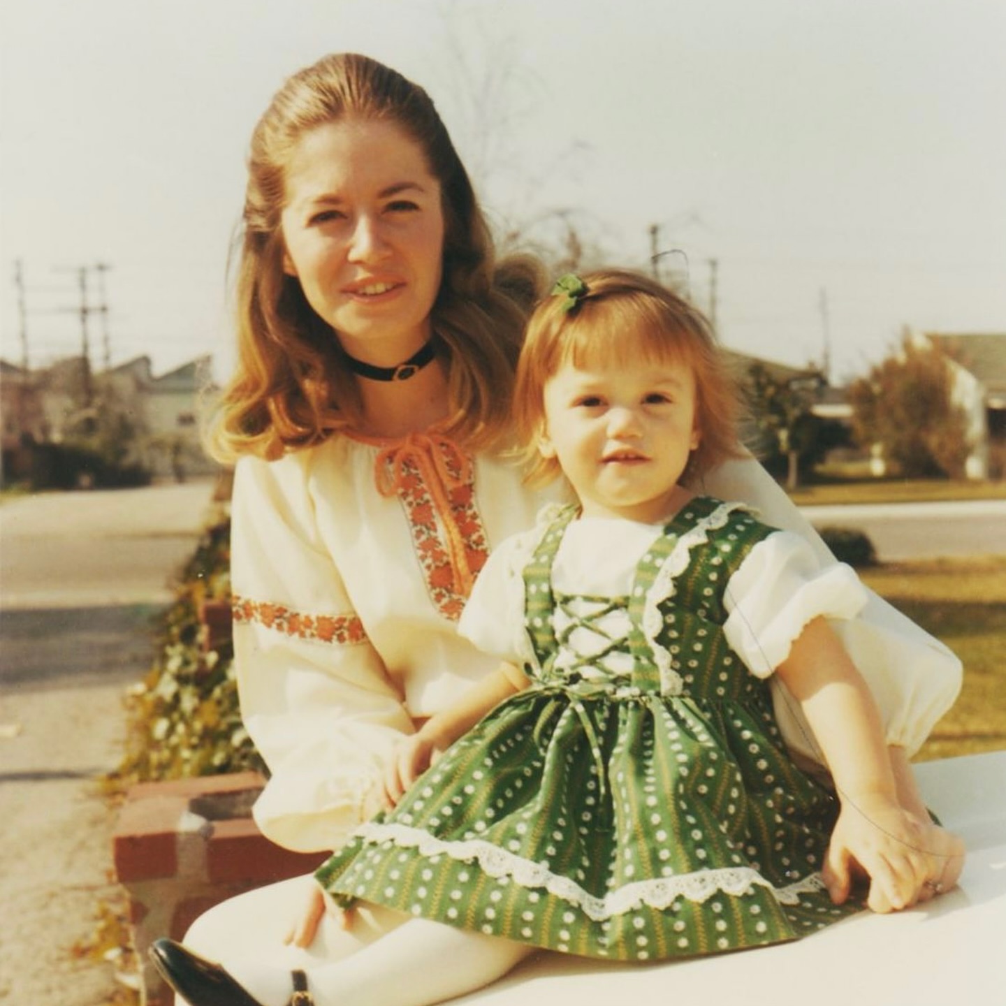 Gwen Stefani honors her mom with a heartfelt tribute that celebrates timeless family love!