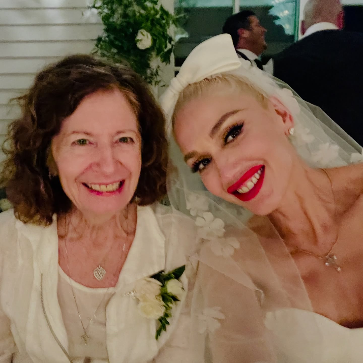 Gwen Stefani Honors Her Mom On Mother's Day