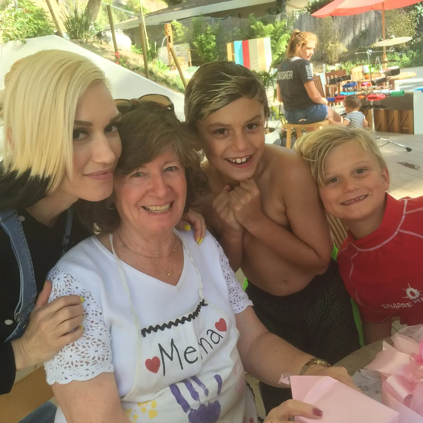 Gwen Stefani Honors Her Mom On Mother's Day