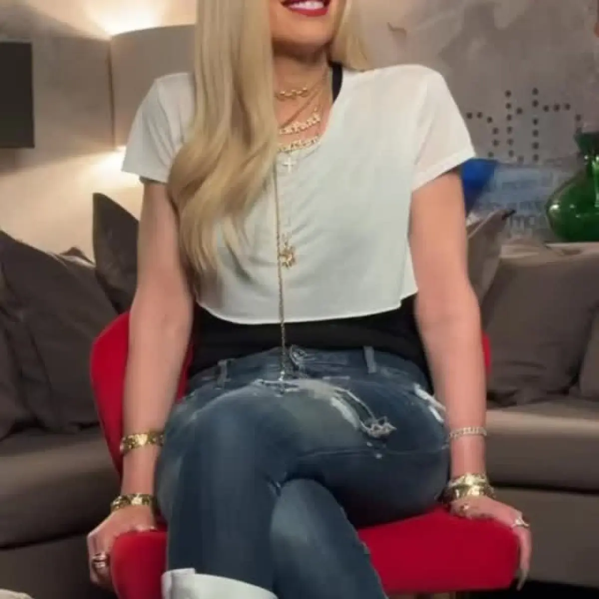 Gwen Stefani Releases New Song Hangin’ On Gwen drops Hangin’ On and pre-saves Shelton’s album; expect fresh beats.