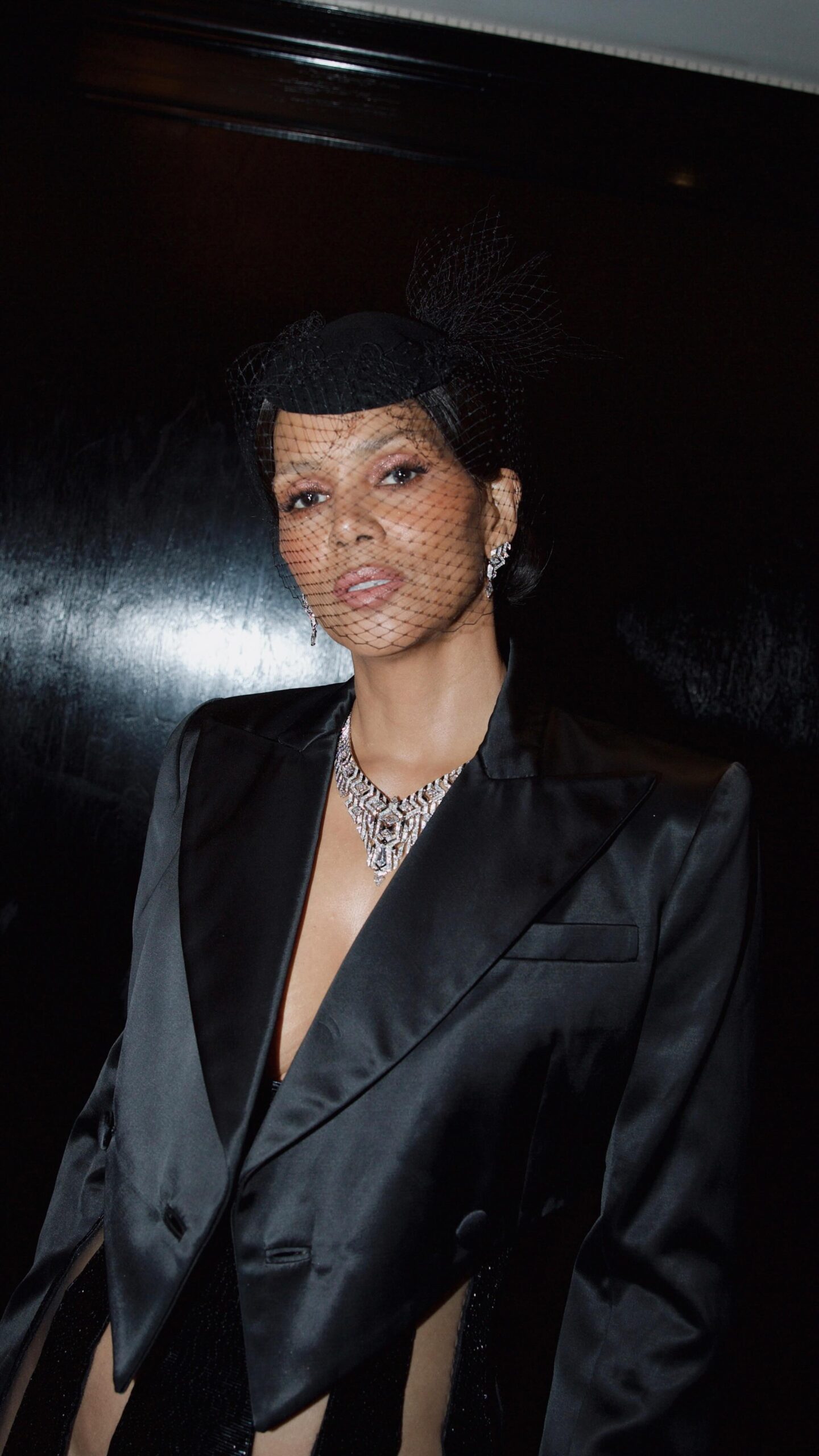 Halle Berry’s Edgy Instagram: ‘…You Rang?’ Captivates Fans Halle Berry shares a cryptic image hinting at intrigue, igniting lively buzz among soulful