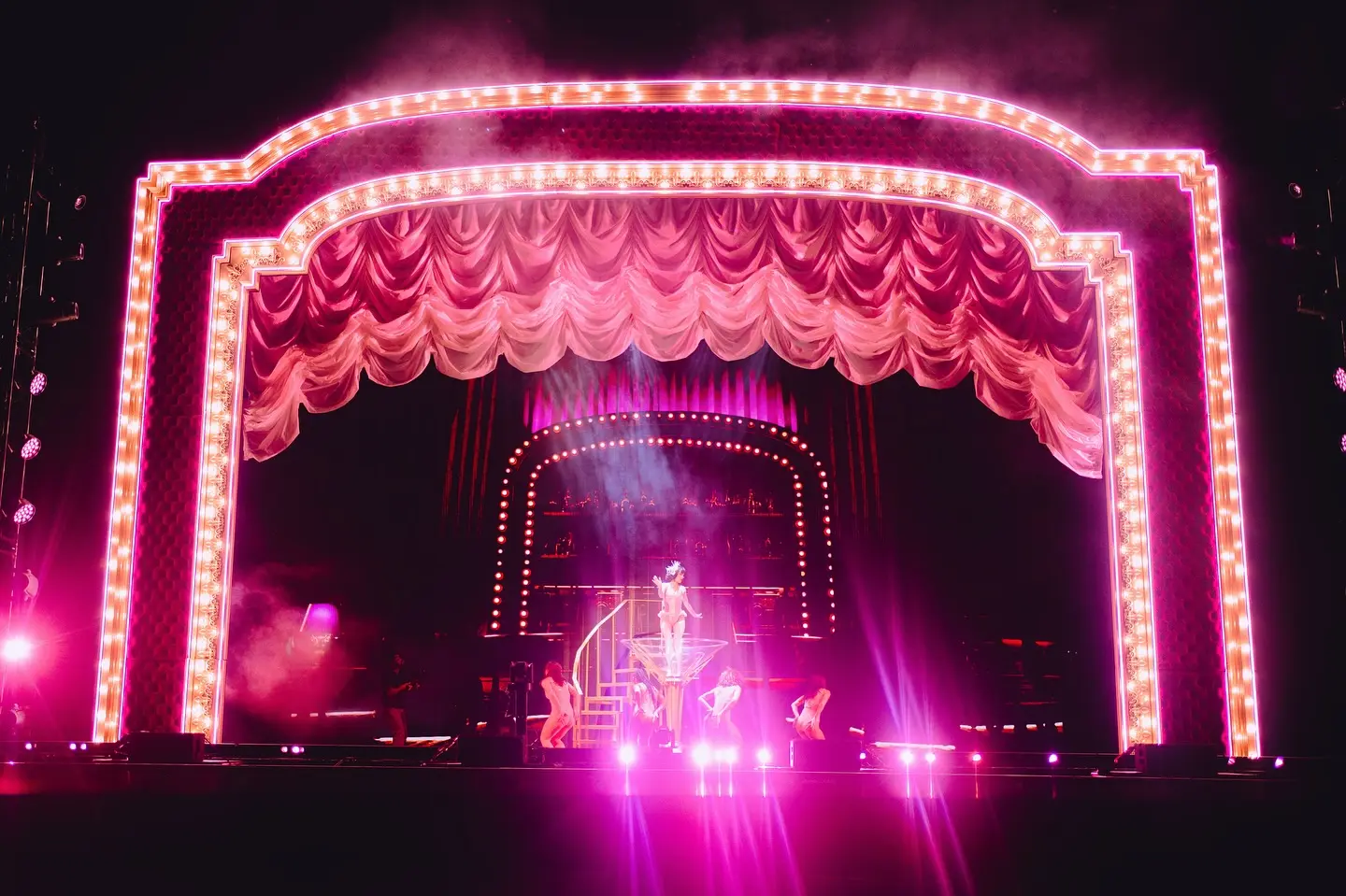 Halsey Delights Fans With Last Trick on Sold-Out Tour