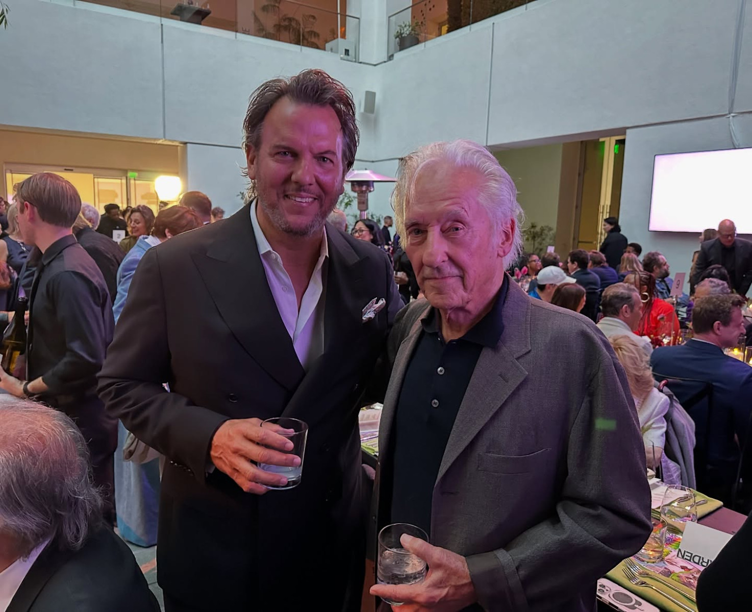 Hammer Museum Gala Honors Icons Celebrating 20 years of art, star power, and enduring philanthropy at the opulent gala in the garden!!