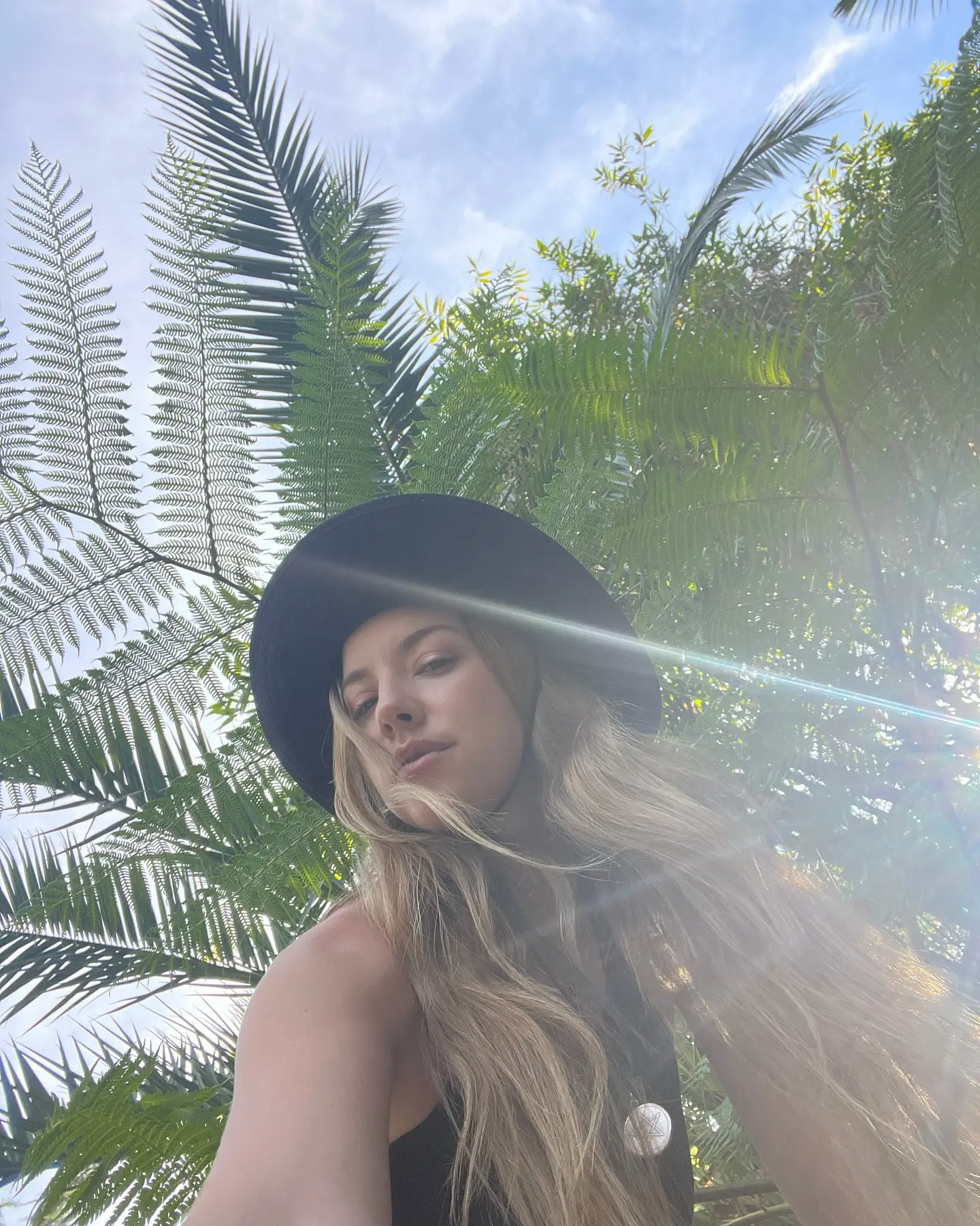 Hana Unveils Creative Journey and Upcoming Tour Dates Relaxing in LA and Oregon while writing fresh tunes, gardening, and gearing for epic gigs!