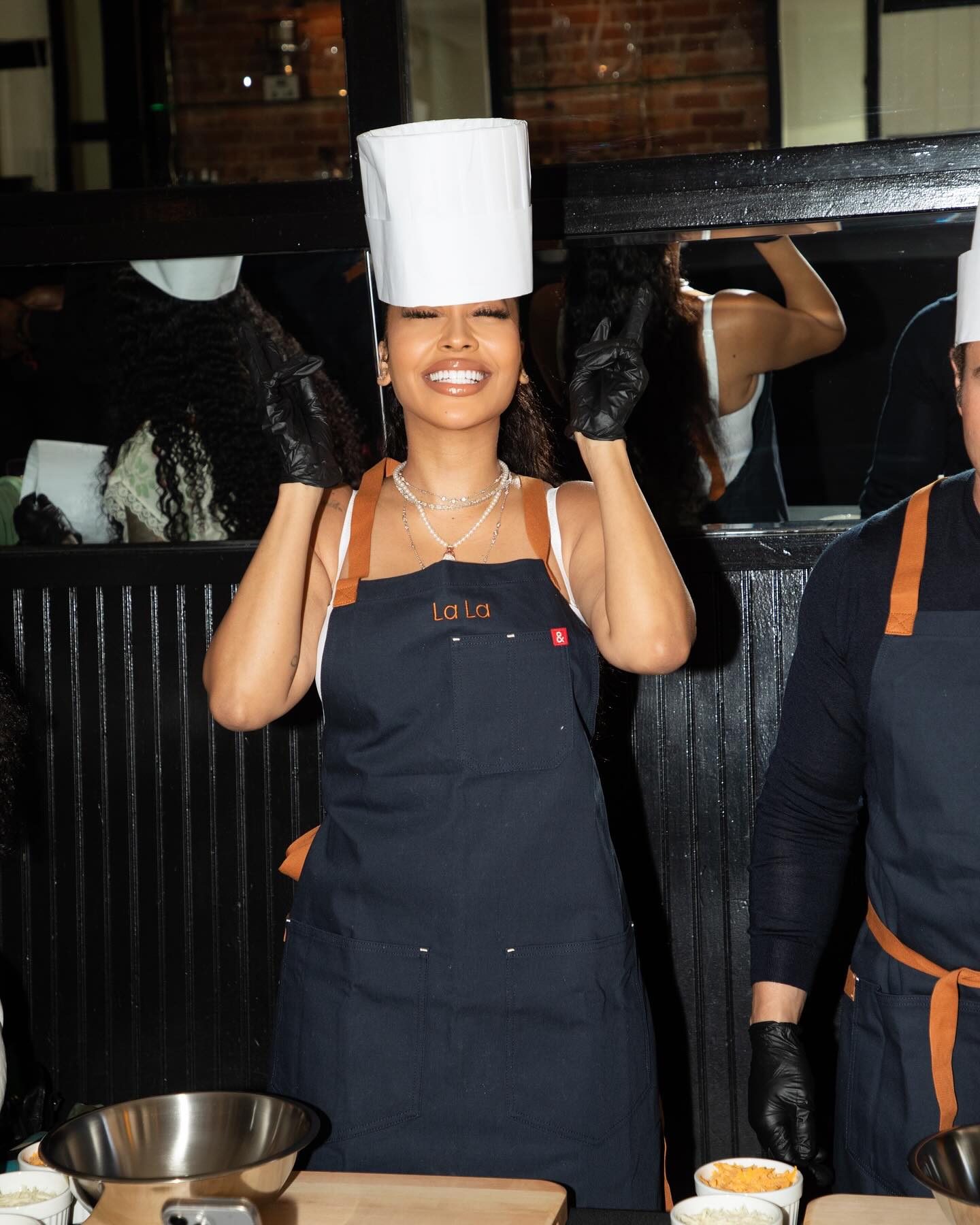Harlem Culinary Experience Sparks Creative Collaboration LA LA, @melbasharlem & Airbnb present transformative mac & cheese magic in Harlem today!