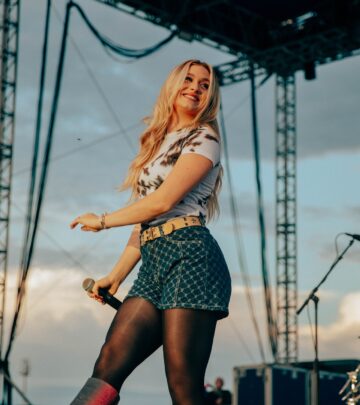 Experience Harper Grace live this weekend as she debuts new unreleased tracks on stage!!!!