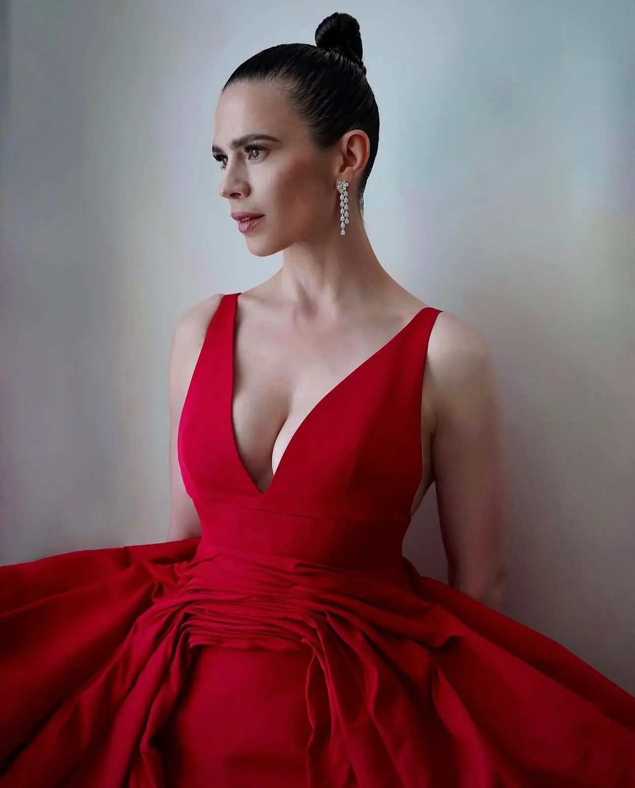 Hayley Atwell Praises Her Glam Team on Tour Hayley Atwell lauds her styling, hair, and makeup team, sparking vibrant fun on tour daily.