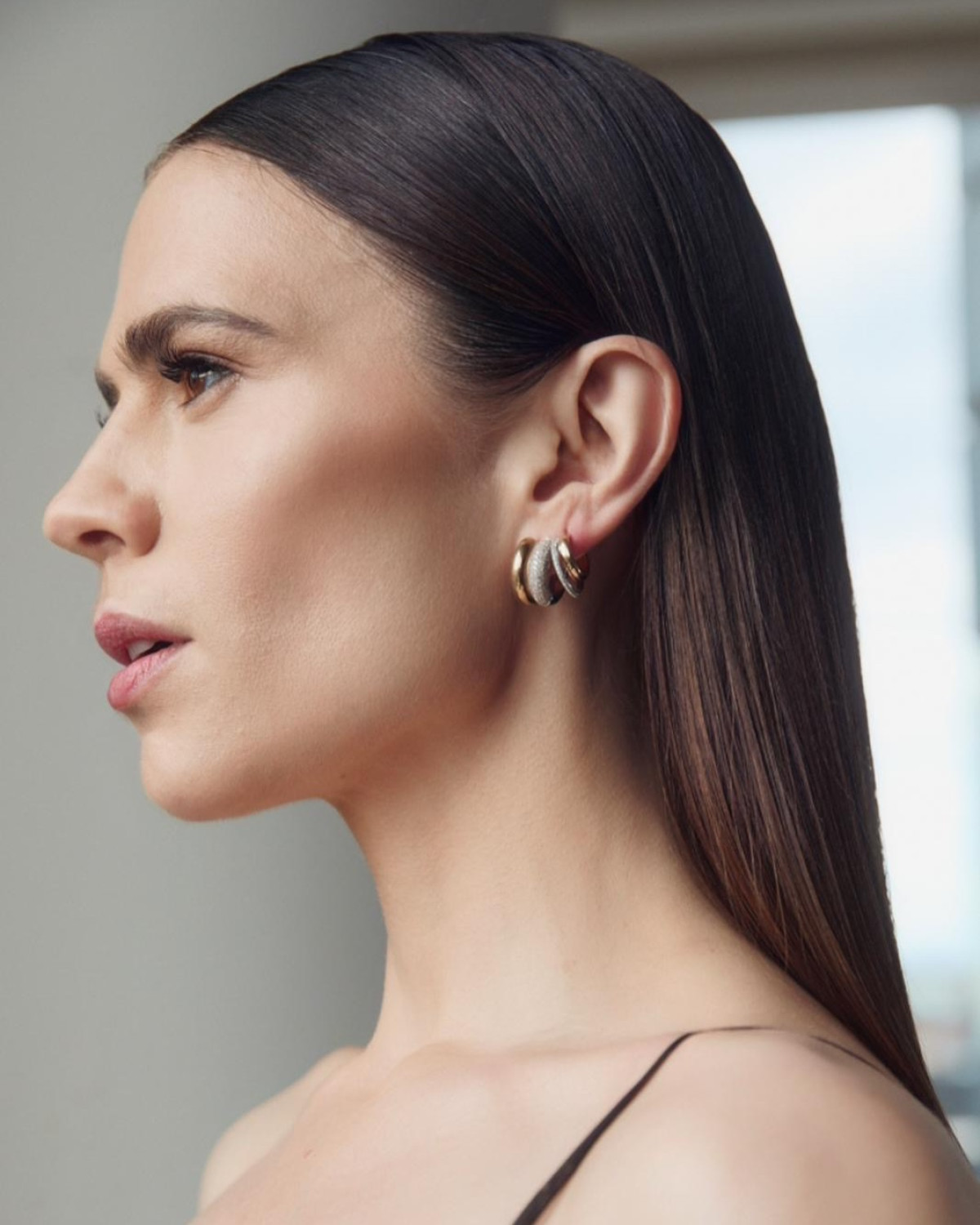 Hayley Atwell Shines At NYC Premiere Glam squad, custom Fendi design and a sleep-less NYC night ignite the premiere buzz now!!