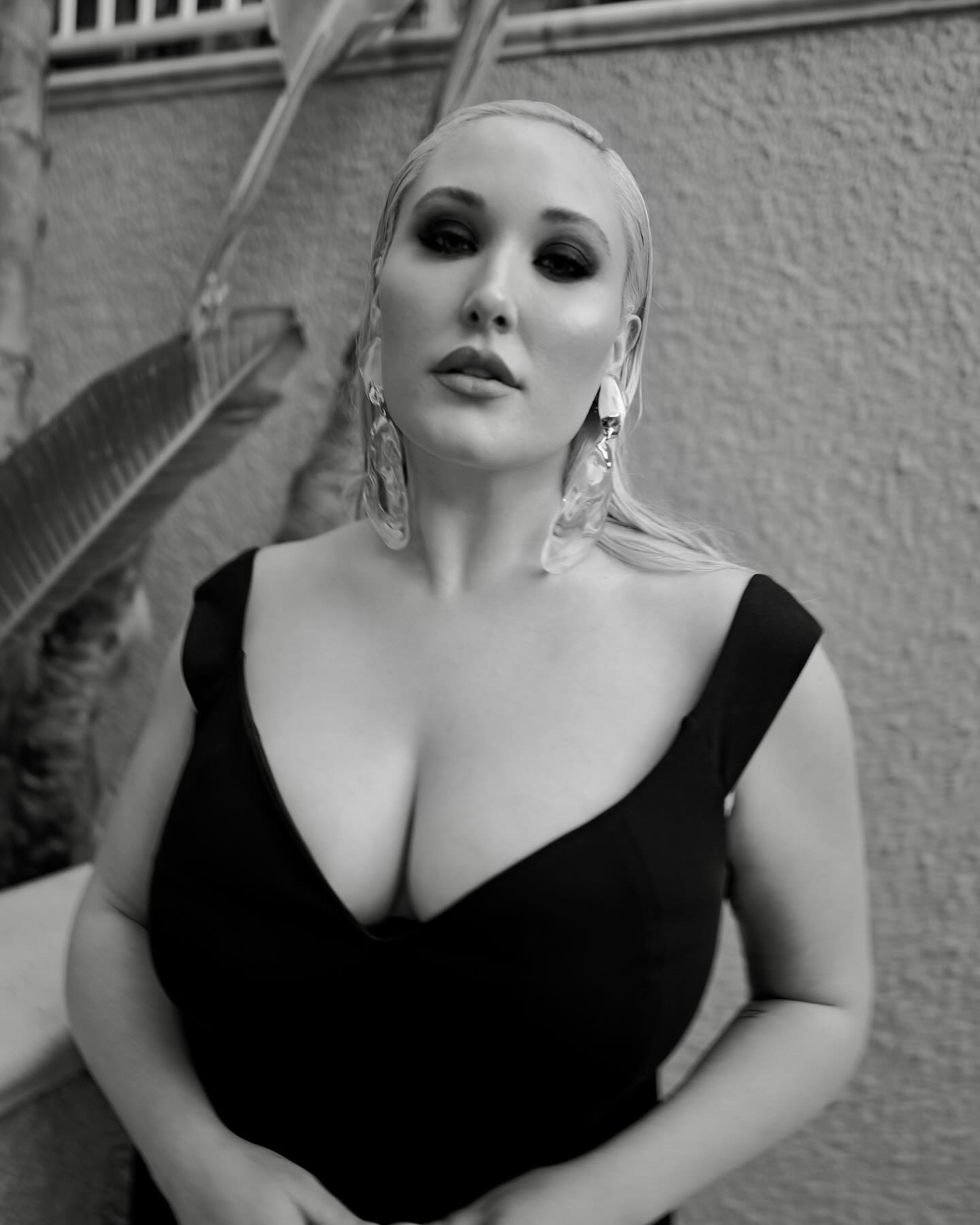 Hayley Hasselhoff Stuns in Chic Instagram Update