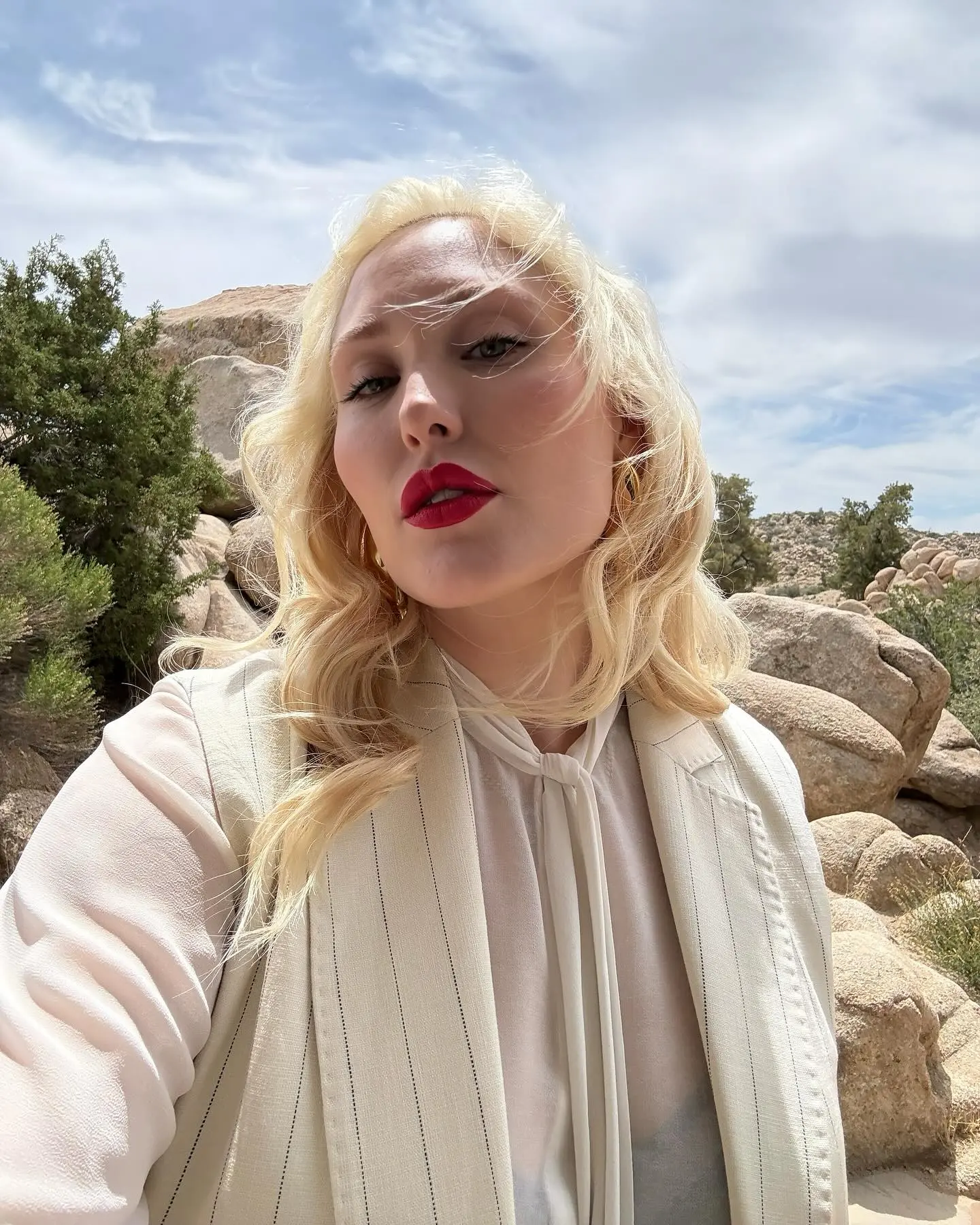 Hayley Hasselhoff’s Glam Photo Dump from The Graham Model shares reel of luxe suite life, from poolside lounging to spa bliss and chic decor.✨