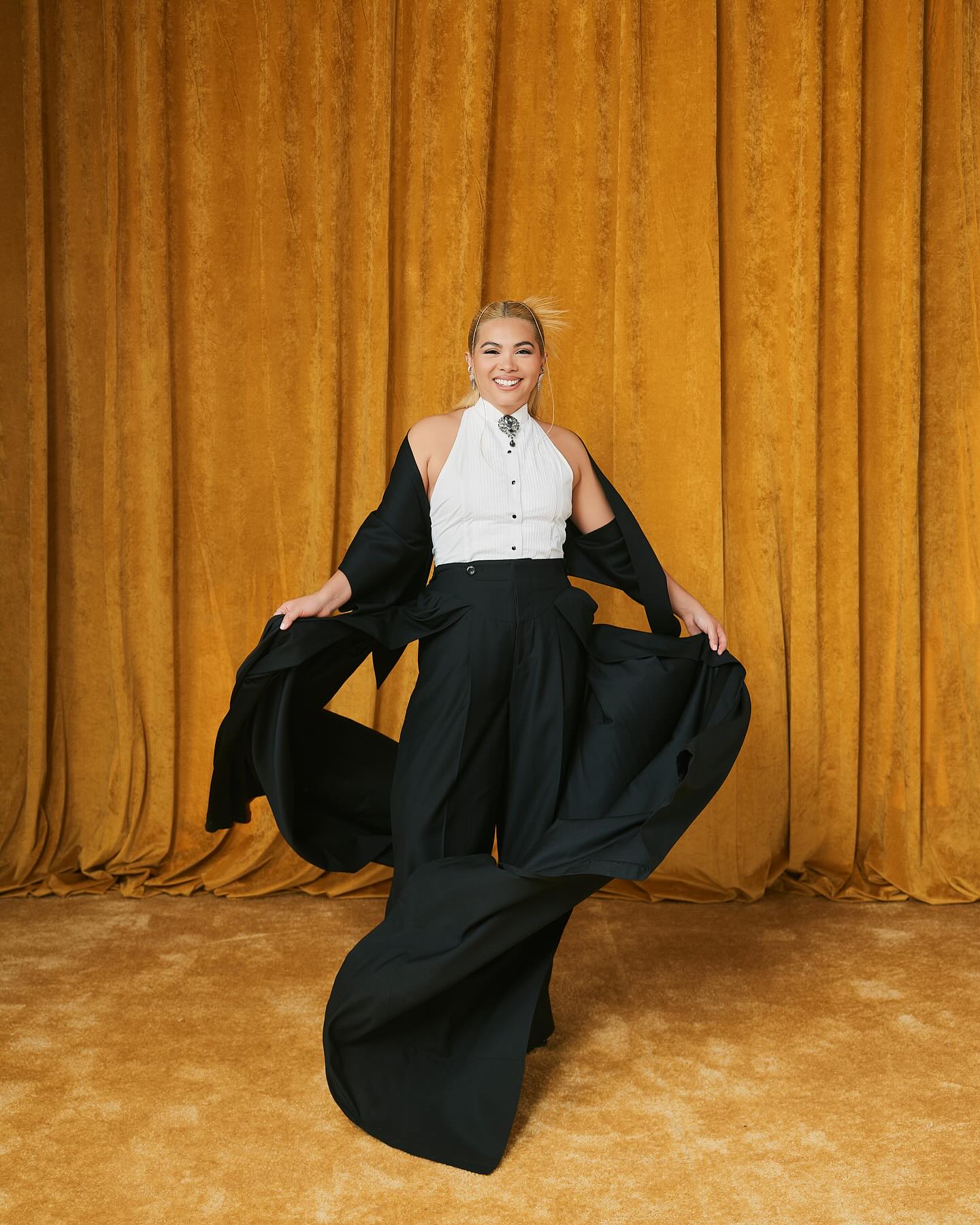 Hayley Kiyoko Celebrates A1 Award At Gold Gala Award-winning performer honors AAPI creativity with top industry stars on Mother's Day.!!!
