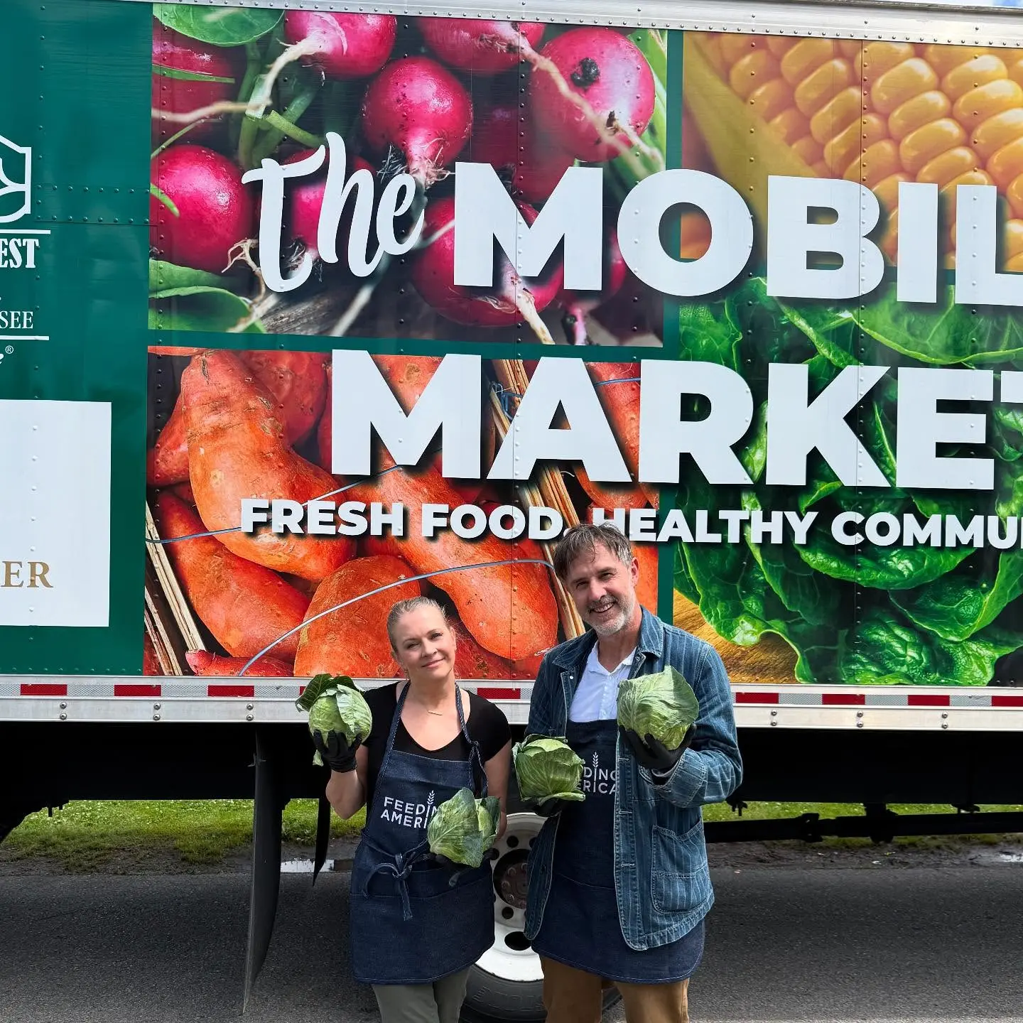 Melissa Joan Hart supports Nashville drive as food programs spark hope for needy neighbors.
