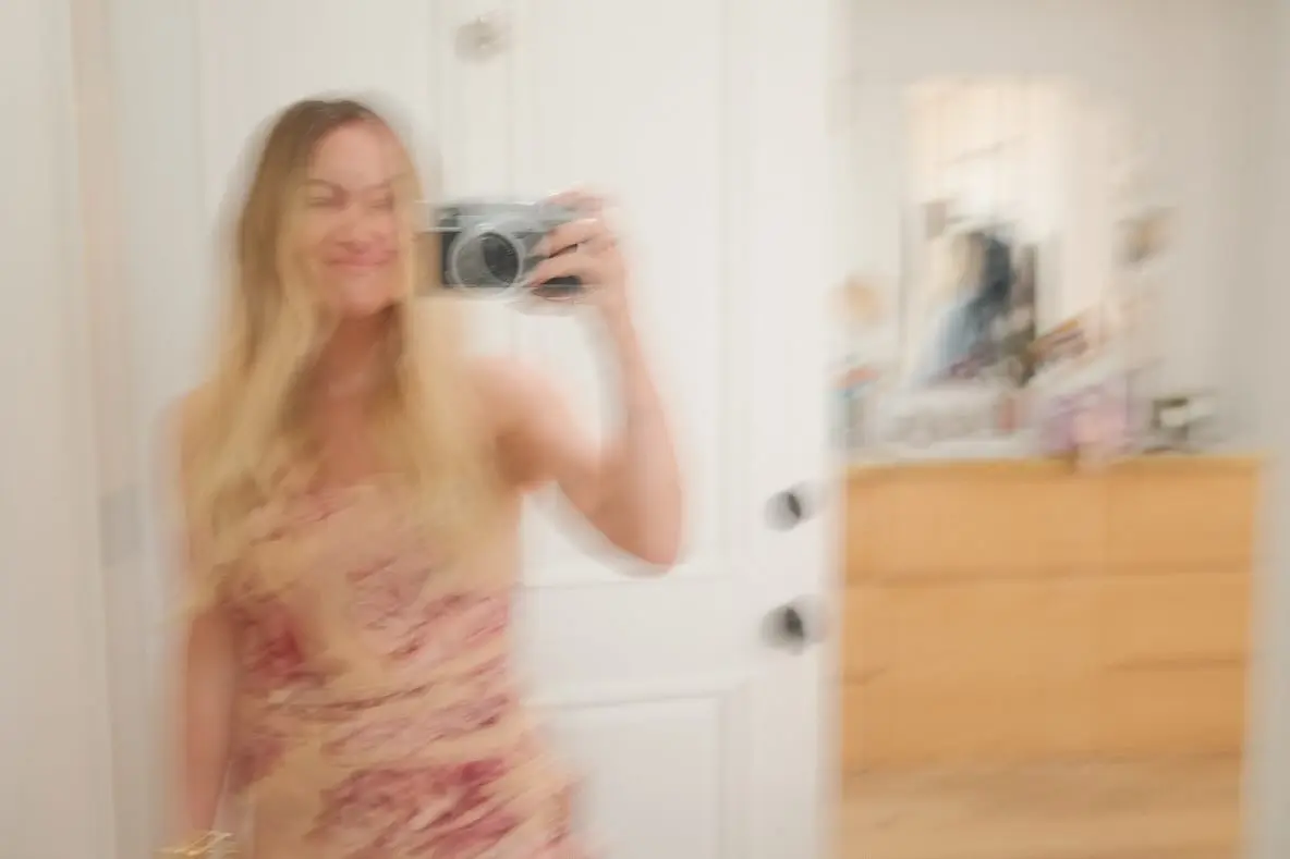 Hilary Duff Seeks Fuji X100V Tips for Mother's Day Gift