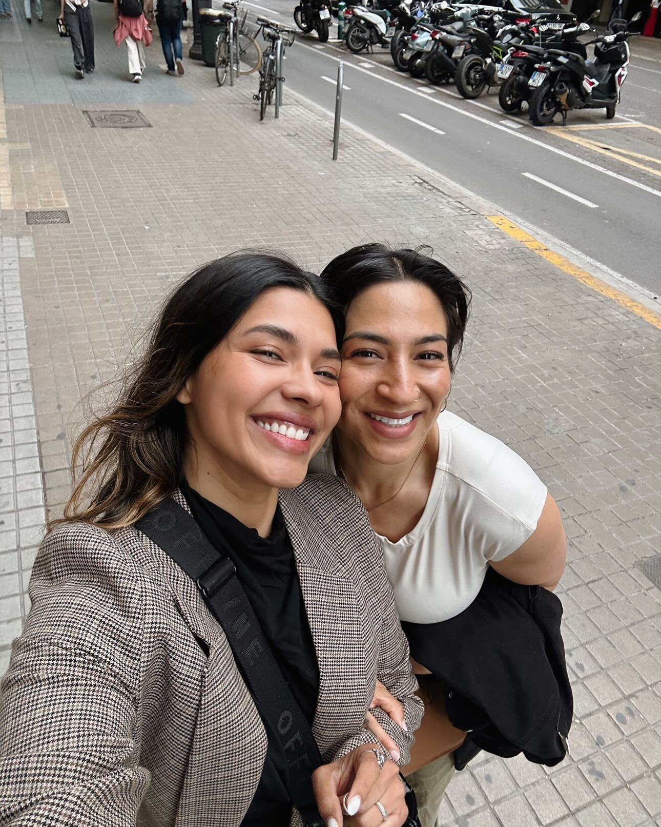 Hola Valencia: Lisseth Chavez Arrives In Spain