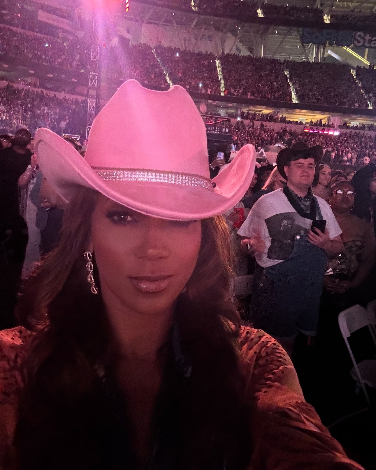Holly Robinson Peete Celebrates Beyoncé’s Captivating Performance A night of dazzling costumes, electric choreography, and deep philanthropic passion in LA.