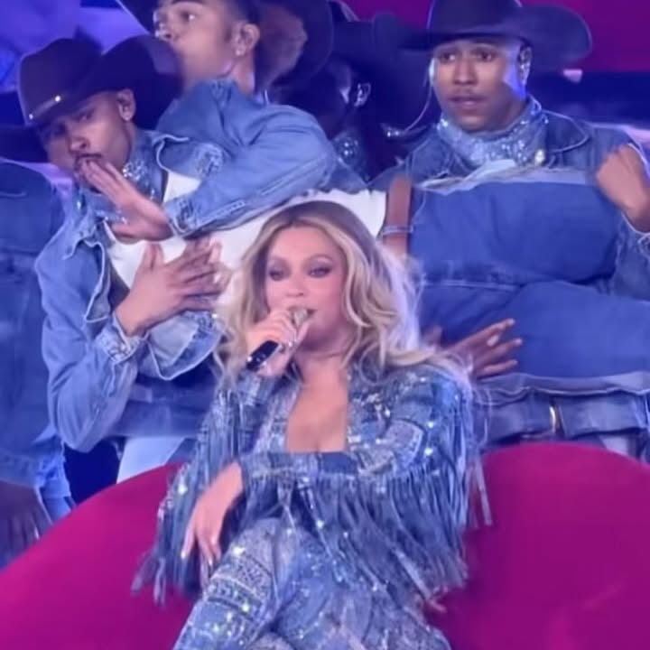 Holly Robinson Peete Celebrates Beyoncé’s Captivating Performance