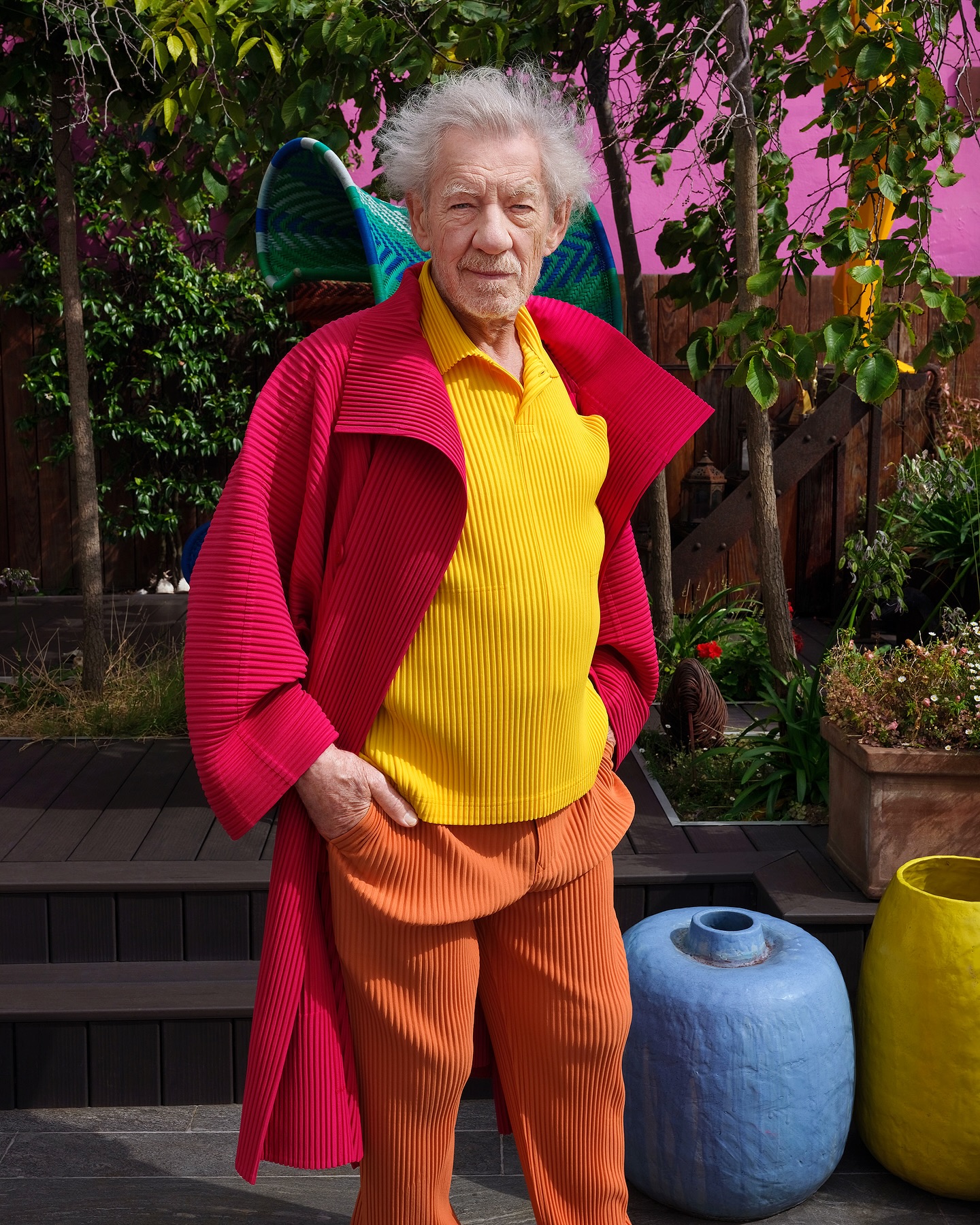 Ian McKellen Radiates In Vibrant Times Portrait Artist Frederic Aranda’s vibrant portrait captures Ian McKellen’s magical essence in hues!