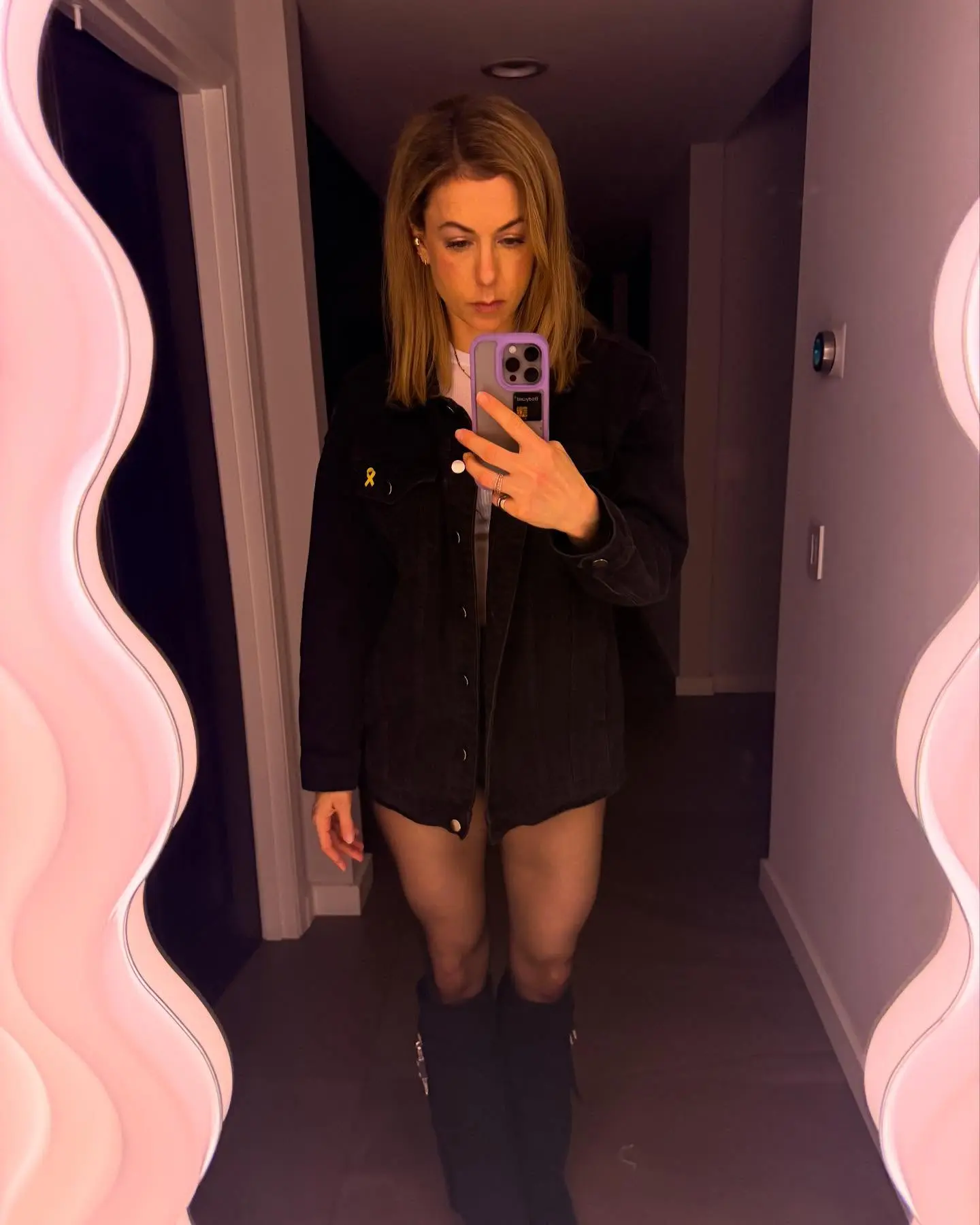 Iliza’s No-Pics Venue: A Night Of Exclusivity