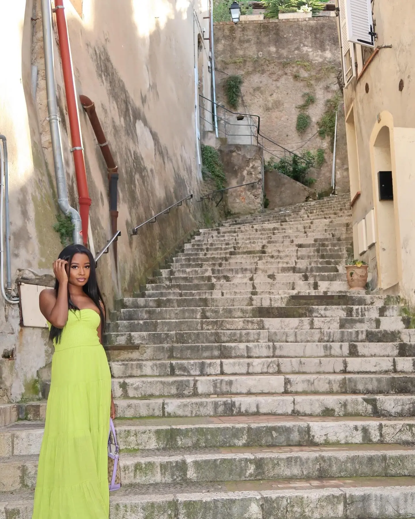 From sunny French vibes to chic style, Iyana Halley's look is a refreshing summer escape.!