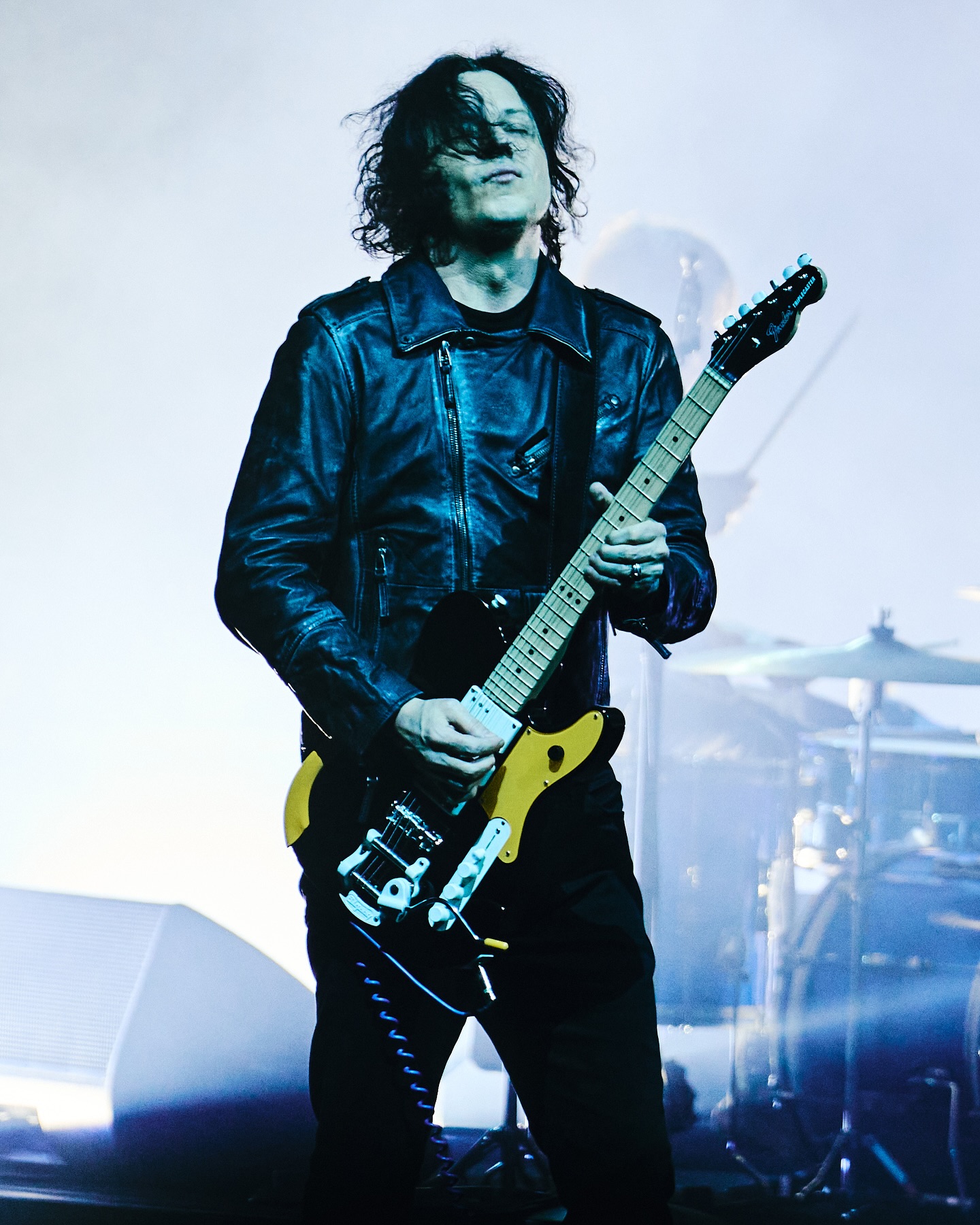 Jack White Lights Up Oakland’s Fox Theater Jack White headlines a 2025 tour with electrifying shows promising raw energy! Just wow!!