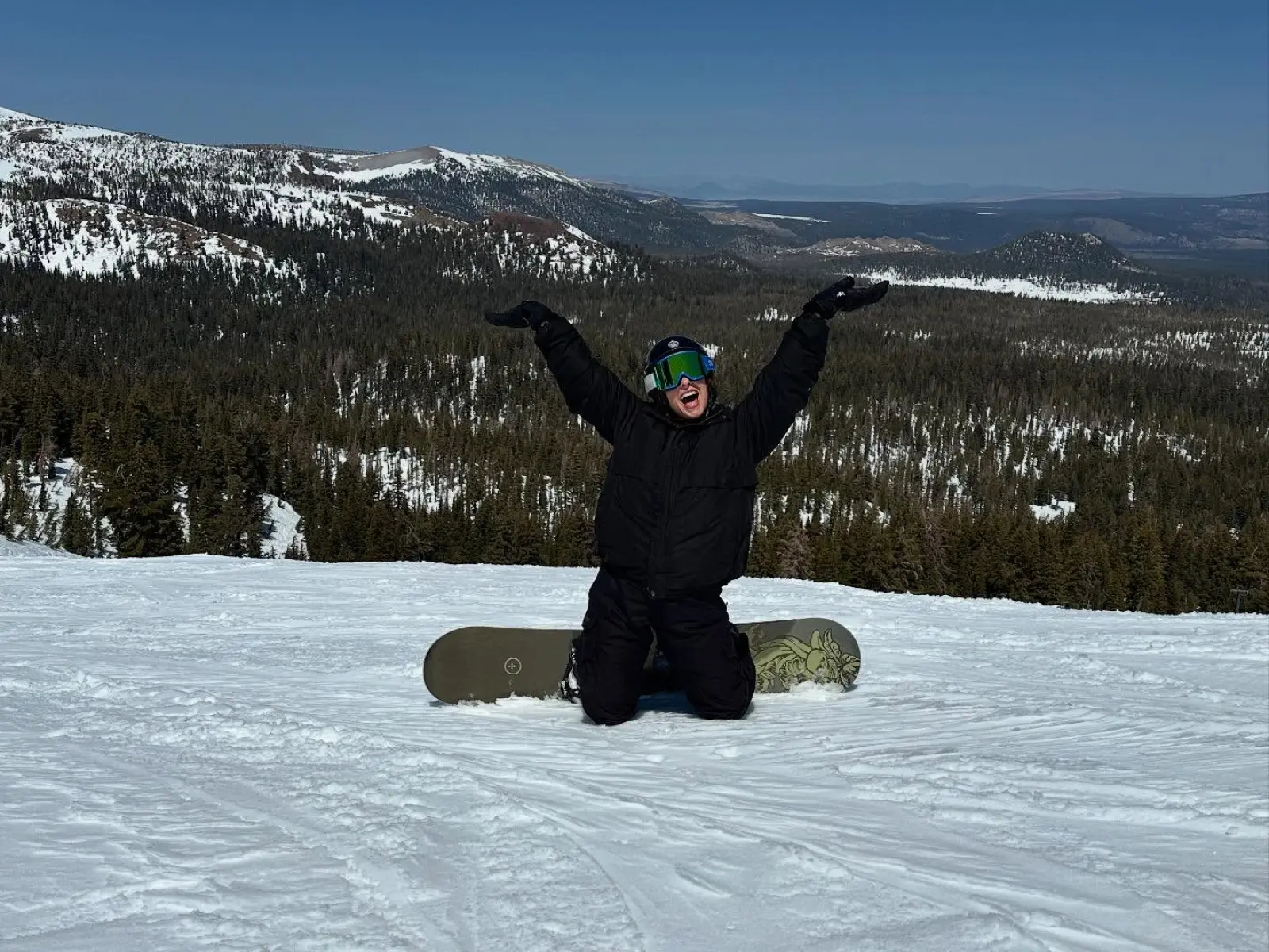 Jacqueline Obradors’ Mammoth Mountain Adventure Jacqueline Obradors unveils a thrilling Mammoth Mountain escape, blending snowy adventure!