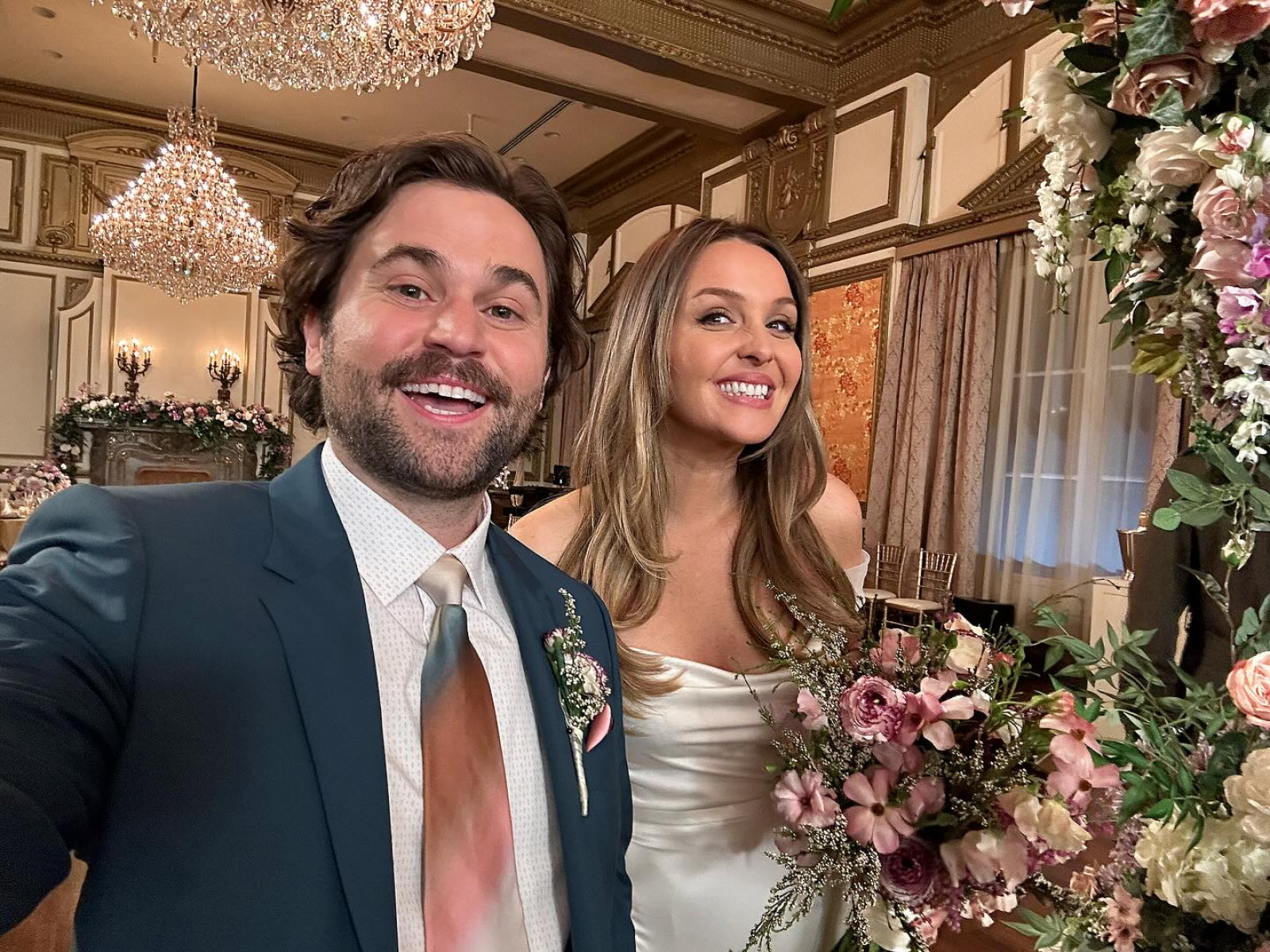 Jake Borelli shares his delightful Grey's Anatomy reunion moment with Camilla Luddington!!