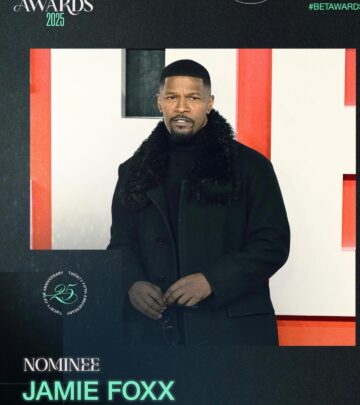 Celebrated by his people, Jamie Foxx offers genuine thanks at a prestigious awards night.