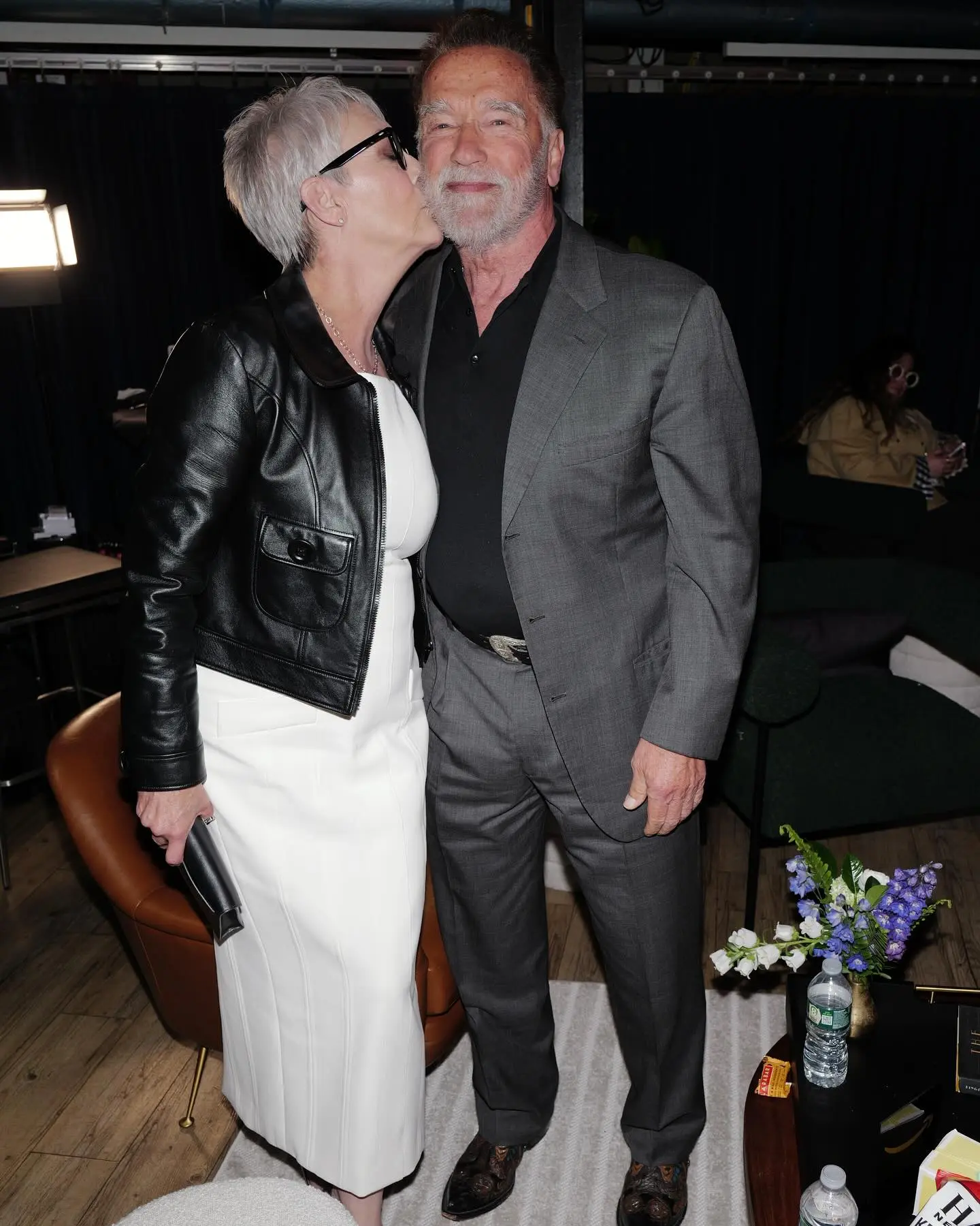 Jamie Lee Curtis Reunion Sparks Buzz at Amazon Upfront Actress reconnects with peers at an extraordinary Amazon event, radiating warmth truly!!