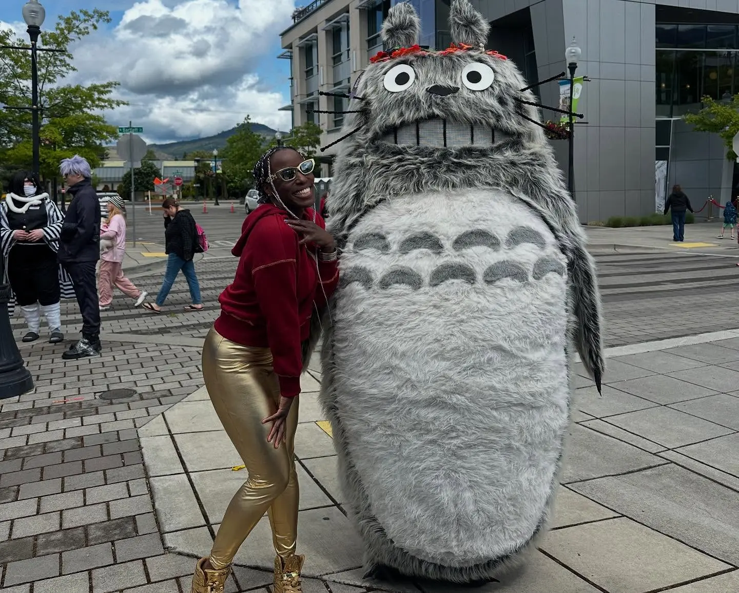 Janeshia Adams-Ginyard Shines At Rogue Comic Con