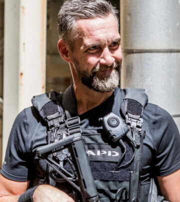 Jay Harrington thanks fans, cast and crew for marking an unforgettable 8-year journey!!!