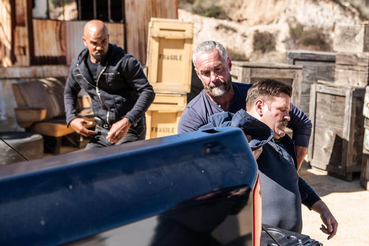 Jay Harrington Stuns In SWAT’s Takedown Scene