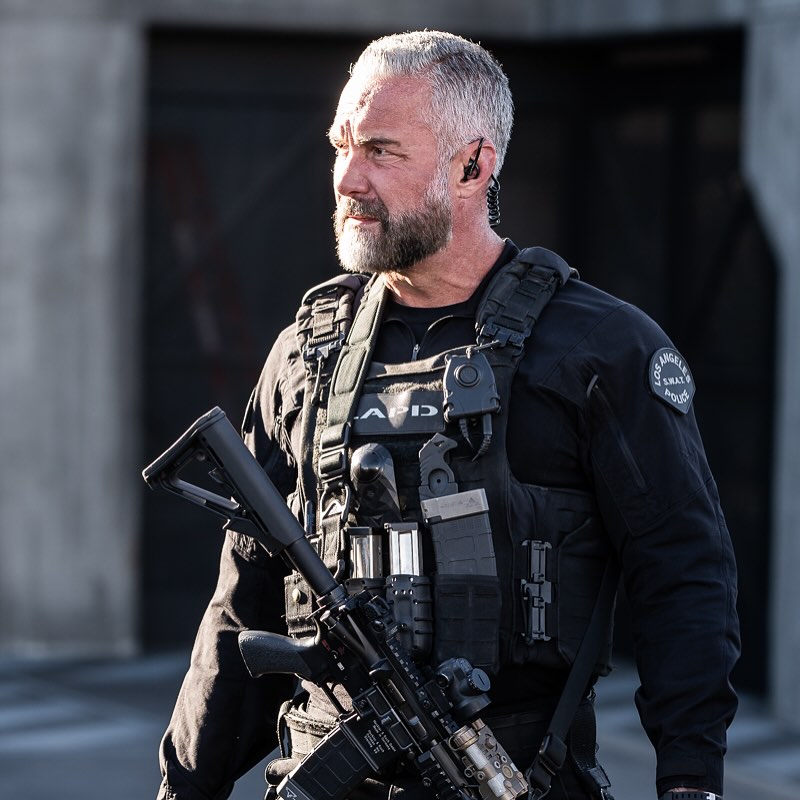 Jay Harrington Unveils Bold Look In Latest Photoshoot