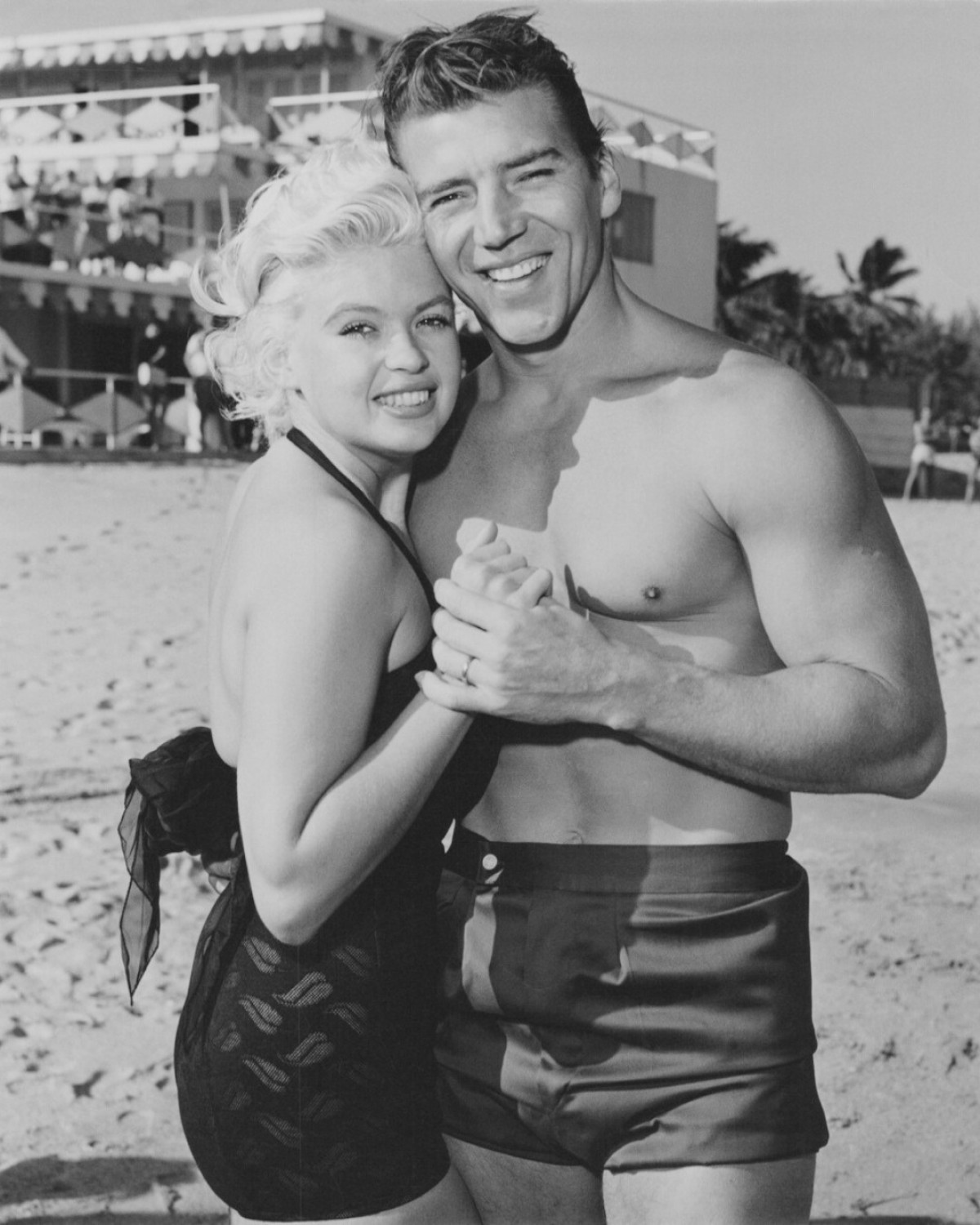Jayne And Mickey: A Legendary Hollywood Romance Honoring a stage spark that ignited a timeless love, reshaping Hollywood’s golden romance.